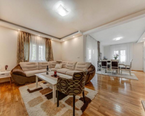 Holiday Home DIV